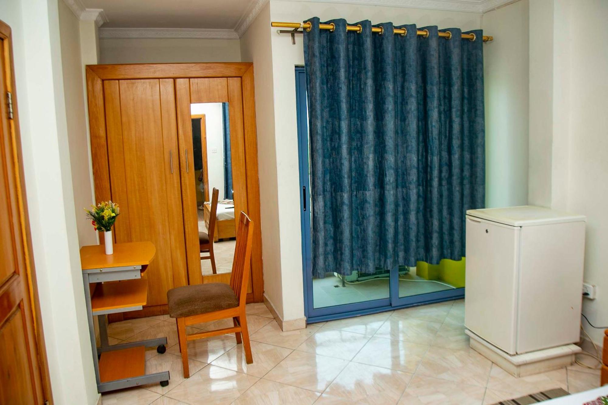 Brookvale Hotel Weija ภายนอก รูปภาพ