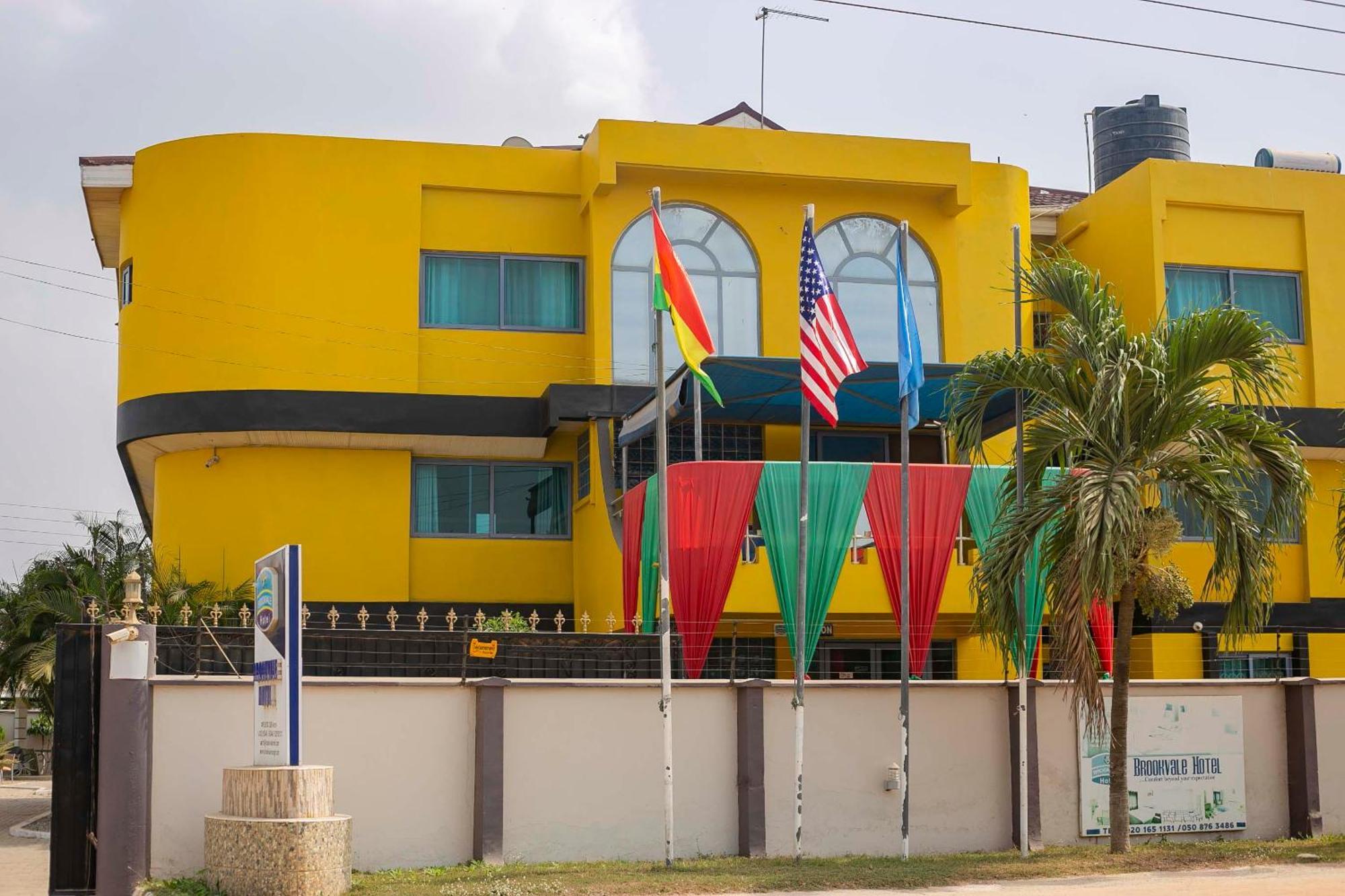 Brookvale Hotel Weija ภายนอก รูปภาพ