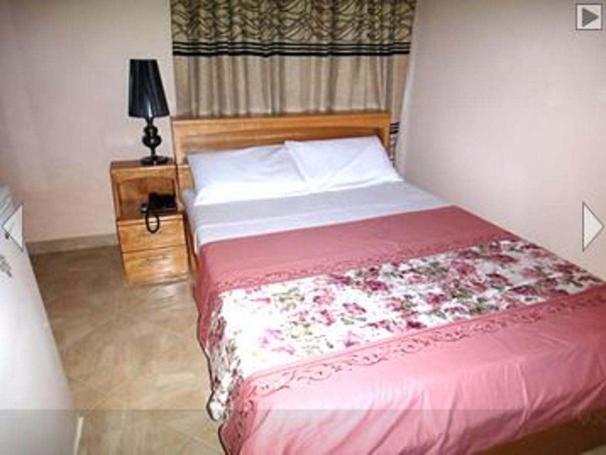 Brookvale Hotel Weija ภายนอก รูปภาพ