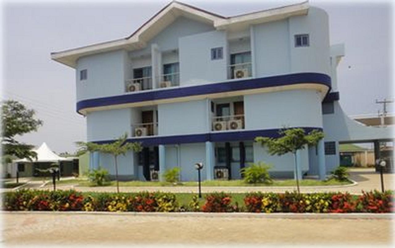 Brookvale Hotel Weija ภายนอก รูปภาพ