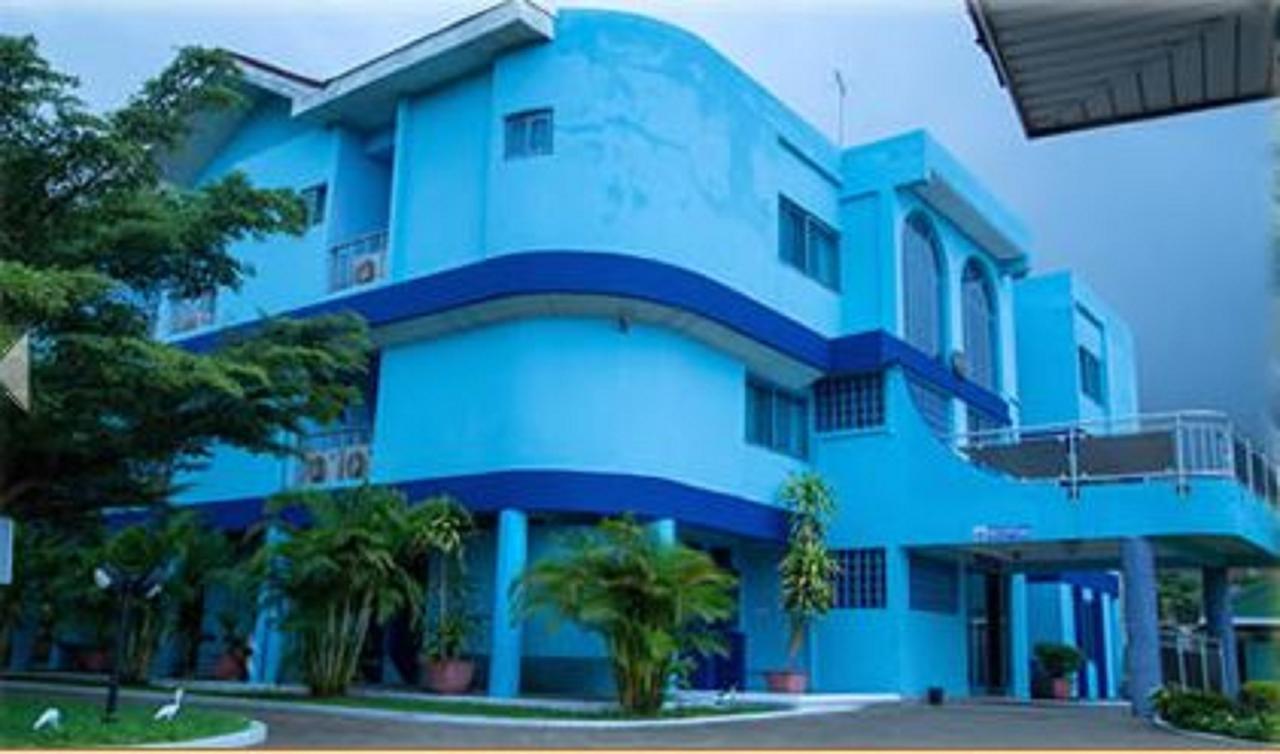 Brookvale Hotel Weija ภายนอก รูปภาพ