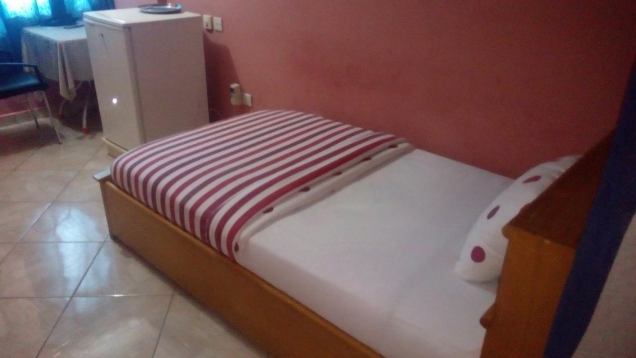Brookvale Hotel Weija ภายนอก รูปภาพ