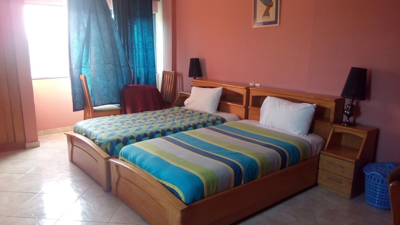 Brookvale Hotel Weija ภายนอก รูปภาพ